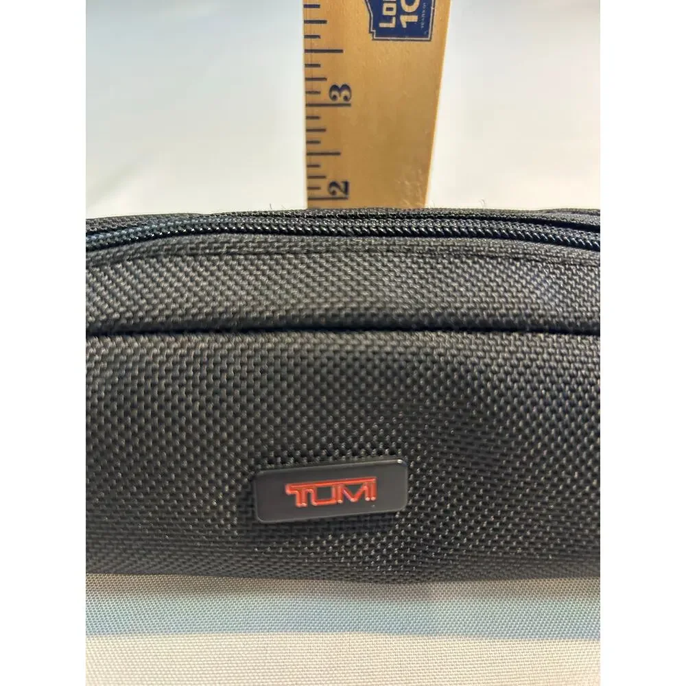 Tumi color black